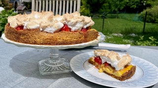 Erdbeer-Rhabarber-Baiser Tarte