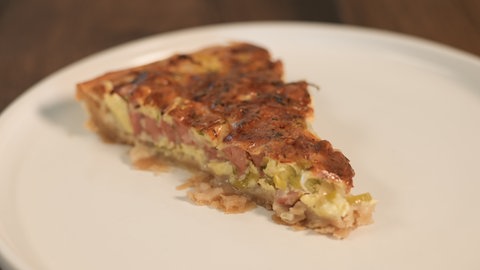 Ein frisch gebackener Lyoner Kuchen.