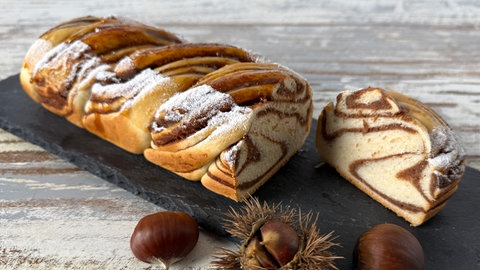 Hefezopf mit Maronenfüllung