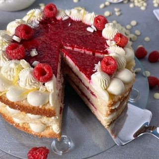 Zitronenkuchen mit Frischkäse-Schokoladen-Creme und Himbeerkompott