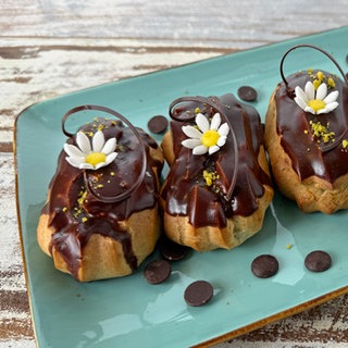 Eclairs mit Mokkacreme-Füllung