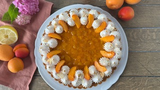 Aprikosen-Mandel-Tarte mit Baiser