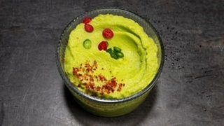 SWR1 Pfännle Streetfood Rezept für Gemüse Salsa mit Steckrübe, gelber Karotte und Petersilie.