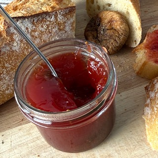 Blutorangengelee mit getrockneten Feigen