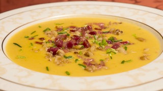 Süßkartoffelsuppe auf einem Teller