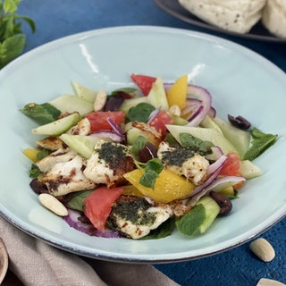 Bauernsalat mit gebratenem Halloumi