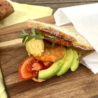 Veggie-Stulle mit Süßkartoffelschnitzel