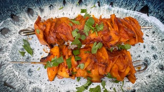 Marienierte Kohlrabi-Spieße