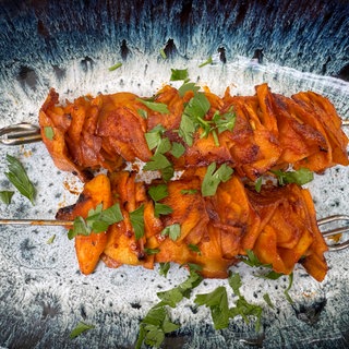 Marienierte Kohlrabi-Spieße