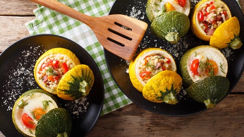 gefüllte Zucchini mit Gemüse