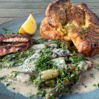 Spargelragout mit Pfitzauf und Schnitzelchen