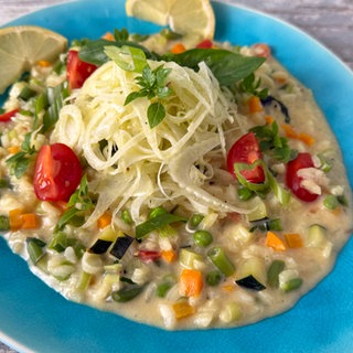 Gemüse-Risotto mit Zitronen-Mascarpone und mariniertem Fenchel