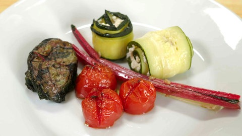 Mangold-Ziegenkäse-Päckchen, Zucchini-Röllchen