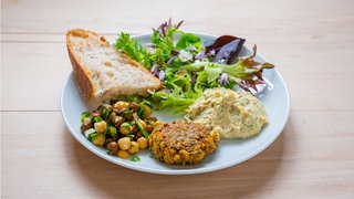  Pflücksalat mit Dreierlei von der Kichererbse