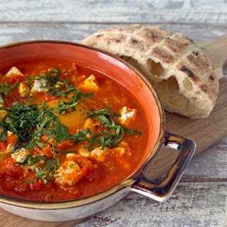 Shakshuka – Tomatenragout mit Ei und Paprika