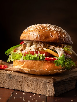 SWR1 Pfännle Streetfood Rezept Pulled Pilz Burger: Kräuterseitlinge in Bestform – saftig, würzig, vegetarisch.