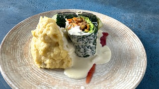 Wirsingrouladen mit Maronenfüllung und Kartoffelstampf