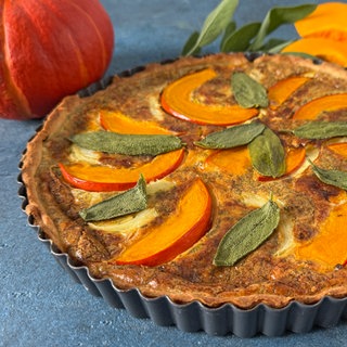 Kürbis-Quiche mit Salbei