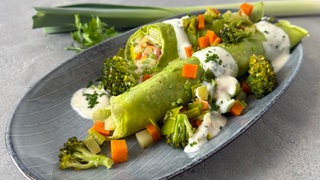 Kräuterpfannkuchen mit Lauch und Brokkoli