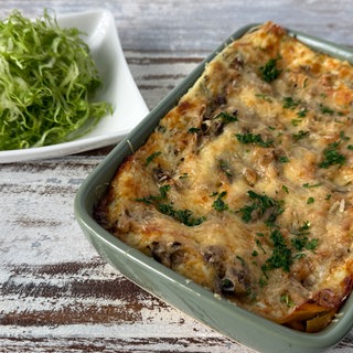 Pilzlasagne mit Endiviensalat