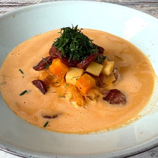 Sauerkrautsuppe mit Chorizochips