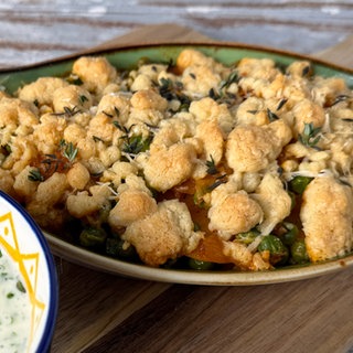 Gemüseauflauf mit Nussstreuseln