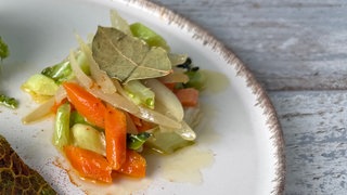 Gedünsteter Wirsingstrunk mit Karotten