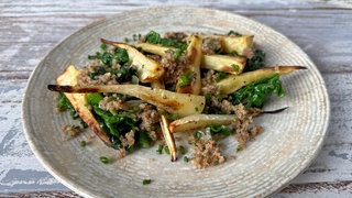 Pastinaken aus dem Ofen mit Walnusspesto