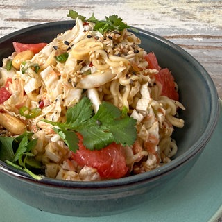 Chinakohlsalat mit Nudeln und Grapefruit