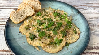 Sellerie-Carpaccio mit Kräutersoße