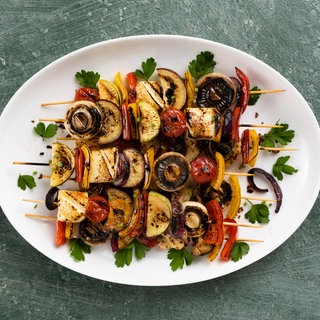 Grillspieße mit Tofu, Paprika und Champignons