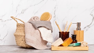 Kosmetikartikel aus Bambus und feste Seife