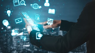 Handy mit verschiedenen Symbolen