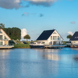 Ferienhäuser am Wasser