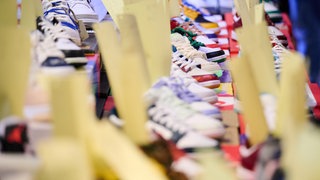 Sneaker in verschiedenen Farben