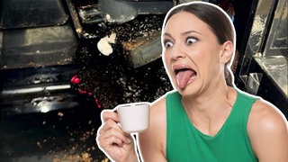 Frau mit Kaffeetasse in der Hand macht ein Gesicht, als ob sie spucken müsste. Schimmel, Schmutz, Tierchen: So eklig sind Kaffeevollautomaten von innen.