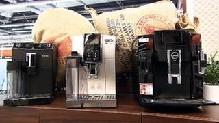 Drei Kaffee-Vollautomaten