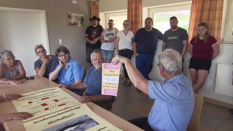 Die Anwohner in Trittscheid wehren sich gegen die vorgesehenen hohen Ausbaubeiträge.