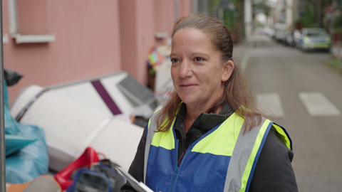 Sauberkeitsermittlerin im Einsatz