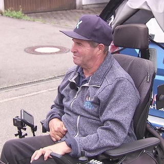 Jürgen Baur im Rollstuhl