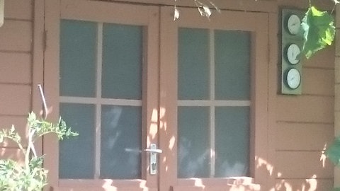 Fotobeispiel: Tür stark Rangezoomt