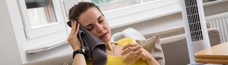 Bei Hitze cool bleiben: angesagte Kühl-Gadgets | Neben Ventilatoren können auch Kühl-Tücher bei Hitze Abhilfe schaffen.