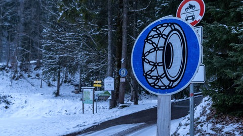 Verkehrszeichen 268 Schneekettenpflicht