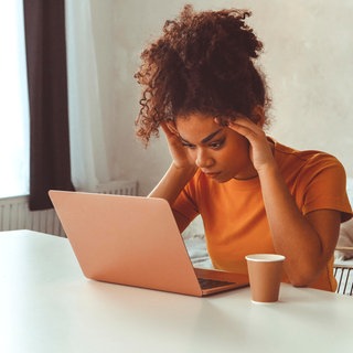 Betrug im Internet: Verbraucherzentrale warnt vor falschen Behördenseiten