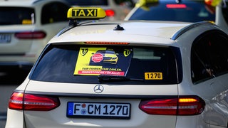 Taxibranche protestiert für Mindestpreise.