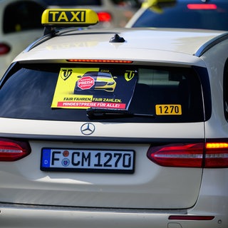 Taxibranche protestiert für Mindestpreise.