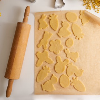 Plätzchen auf Backpapier