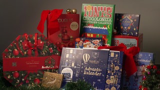 Adventskalender werden getestet: Was steckt hinter Schokolade, Kosmetik und Getränke - und zu welchem Preis?