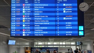 Terminal 2 am Flughafen Frankfurt: Erstes Flugzeug aus Dubai landet am 3.3.2026 in Frankfurt. | So helfen Reisebüros deutschen Touristen, die in der Golfregion festsitzen