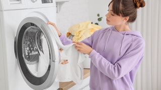 Dreckige Wäsche für die Waschmaschine